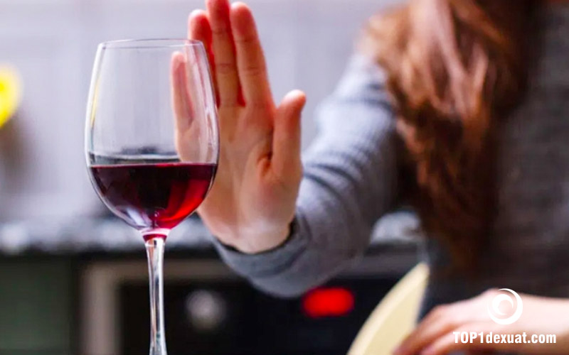 cách phòng tránh dị ứng rượu vang