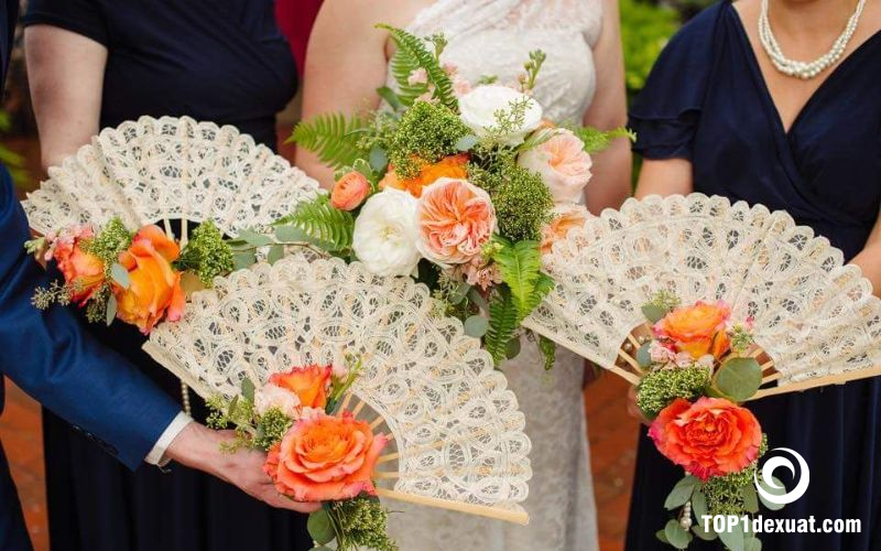 #1 Hướng dẫn cách bó hoa cưới hình quạt cầm tay cho cô dâu