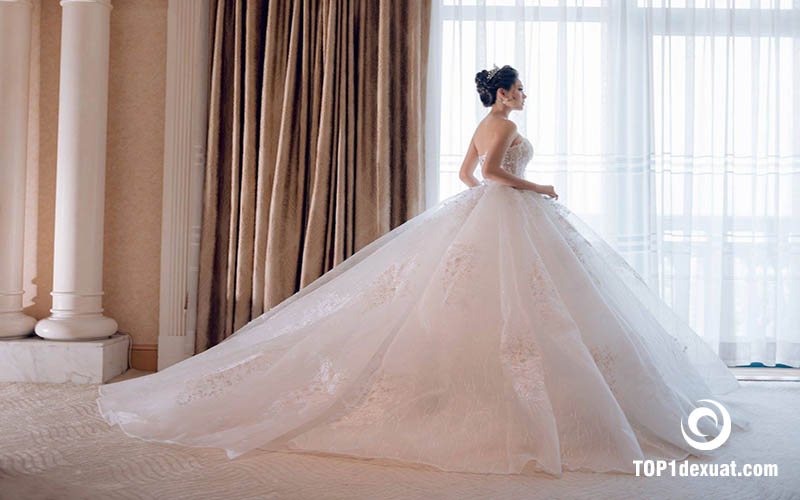 Cách chọn váy cưới cho cô dâu bầu từ 1 đến 3 tháng