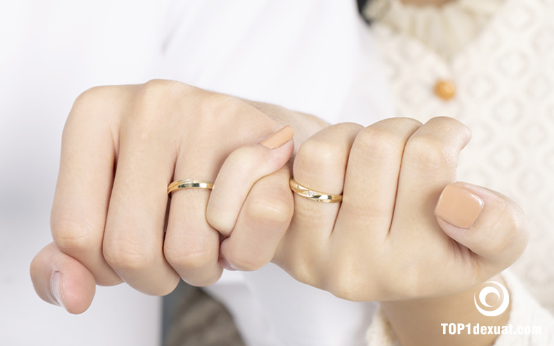 Danh sách 9 ngón tay đeo nhẫn cưới hay nhất hiện nay