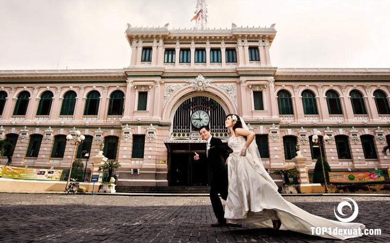 Concept chụp ảnh cưới cổ điển tại Bưu điện trung tâm Sài Gòn