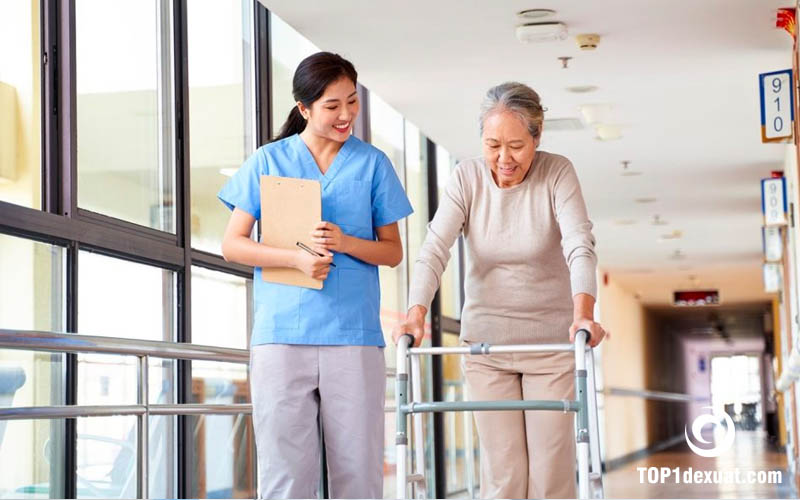 mục đích của chăm sóc người cao tuổi phục hồi chức năng 