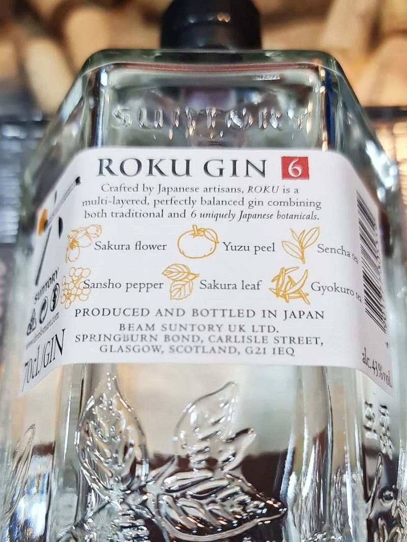 Rượu Gin Roku  giá bao tiền