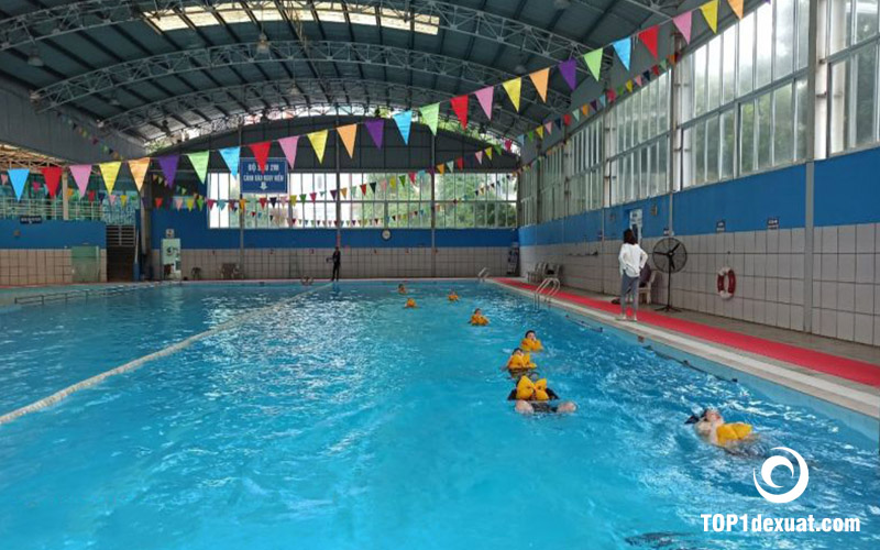 Bể bơi 4 mùa tại Hà Nội Khăn Quàng Đỏ
